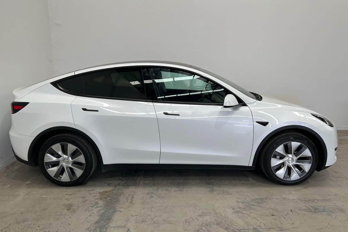 2022 Tesla MODEL Y 5