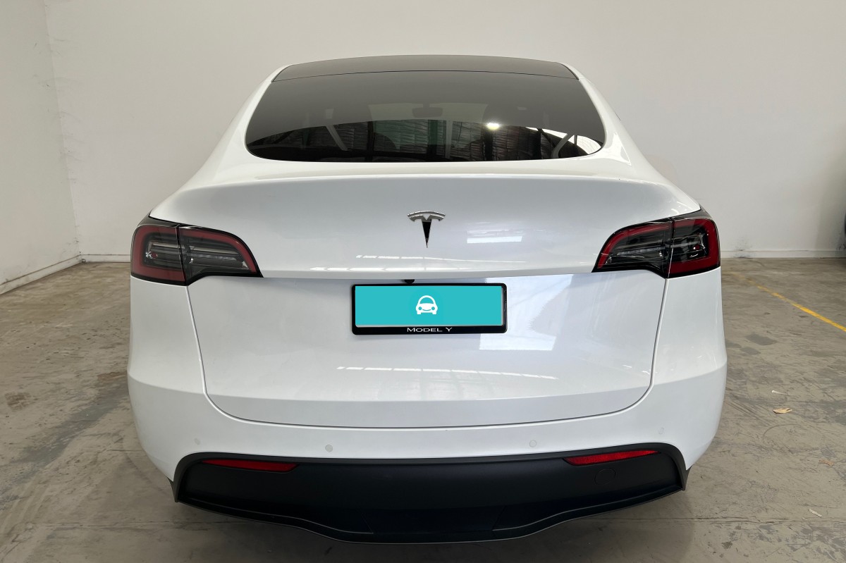 2022 Tesla MODEL Y 5